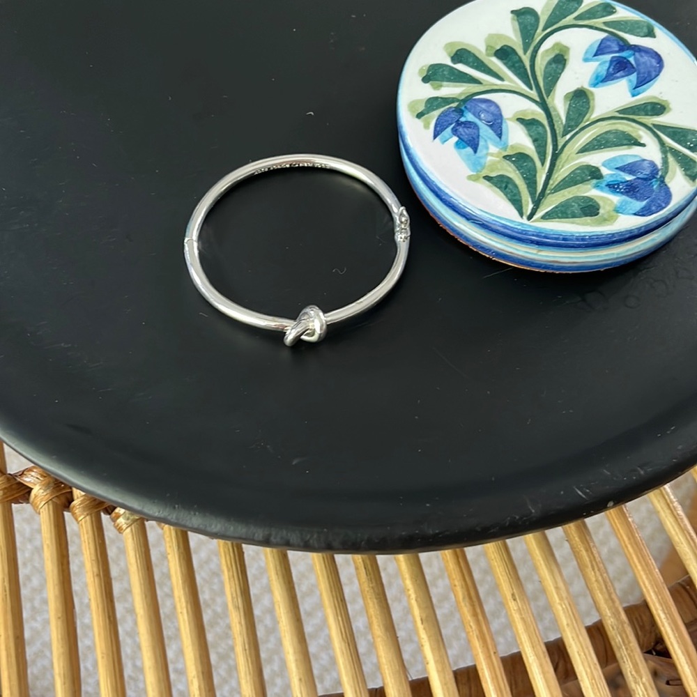 Kate Spade New York Loves Me Knot Bangle